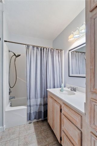 7349 Windy Ridge Dr, Corpus Christi, TX 78413