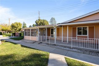 19152 Avenue of the Oaks B, Newhall, CA 91321