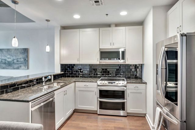 301 Demonbreun St Unit 1120, Nashville, TN 37201