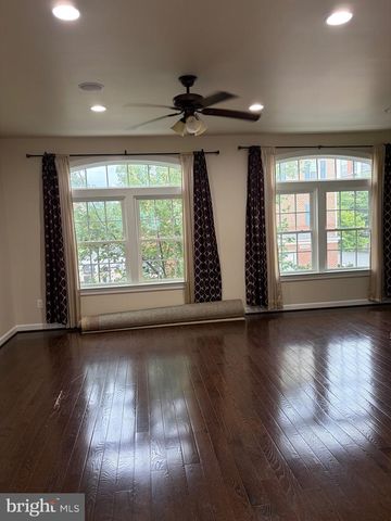 3184 YEAGER DR, Herndon, VA 20171