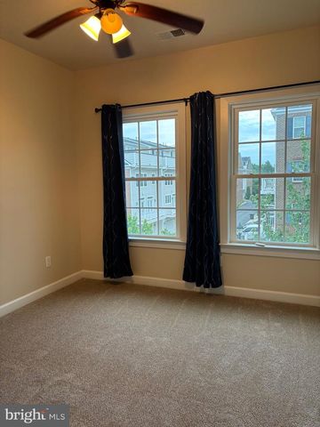 3184 YEAGER DR, Herndon, VA 20171