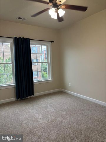 3184 YEAGER DR, Herndon, VA 20171