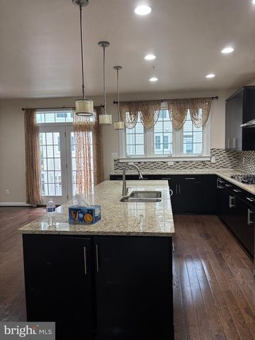 3184 YEAGER DR, Herndon, VA 20171