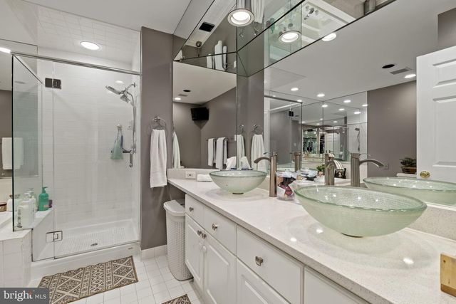 54 BUCKINGHAM PL, Cherry Hill, NJ 08003