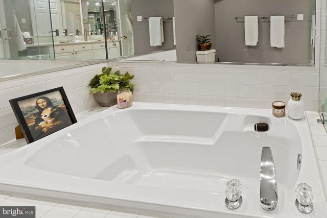 54 BUCKINGHAM PL, Cherry Hill, NJ 08003