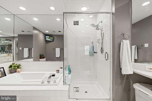 54 BUCKINGHAM PL, Cherry Hill, NJ 08003