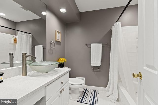 54 BUCKINGHAM PL, Cherry Hill, NJ 08003