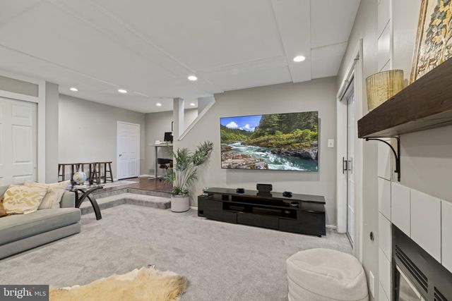 54 BUCKINGHAM PL, Cherry Hill, NJ 08003