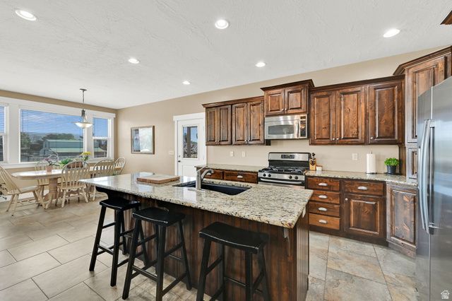 5660 S 6800 W, Hooper, UT 84315