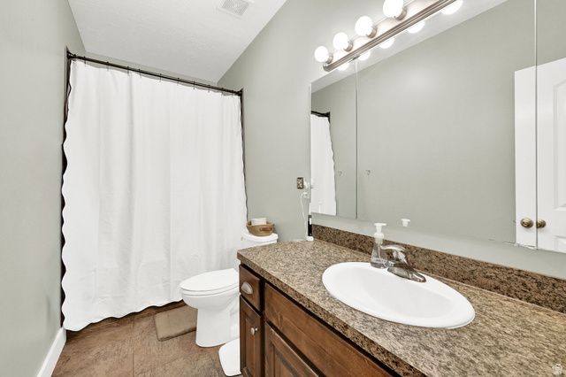 5660 S 6800 W, Hooper, UT 84315