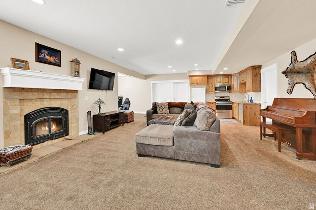 5660 S 6800 W, Hooper, UT 84315