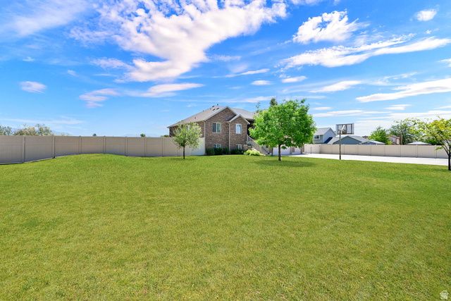 5660 S 6800 W, Hooper, UT 84315