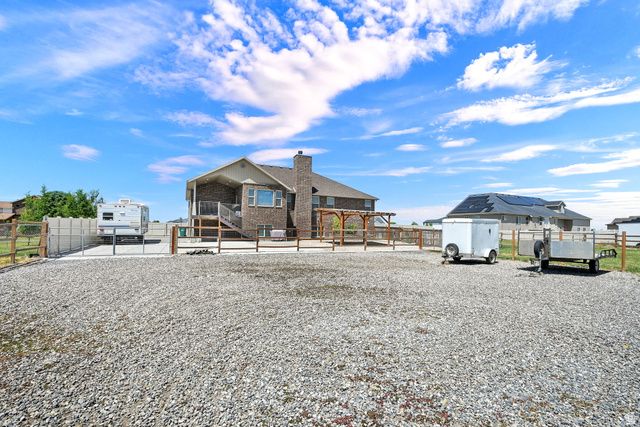 5660 S 6800 W, Hooper, UT 84315