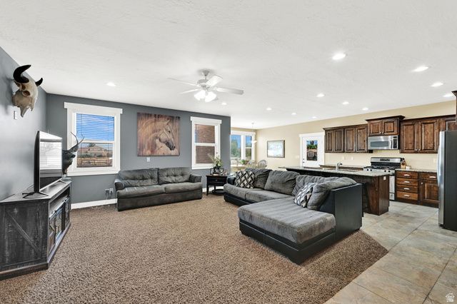 5660 S 6800 W, Hooper, UT 84315