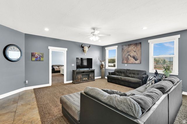 5660 S 6800 W, Hooper, UT 84315