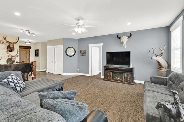 5660 S 6800 W, Hooper, UT 84315
