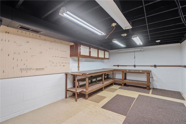 1631 South Ivy, Lysander, NY 13027