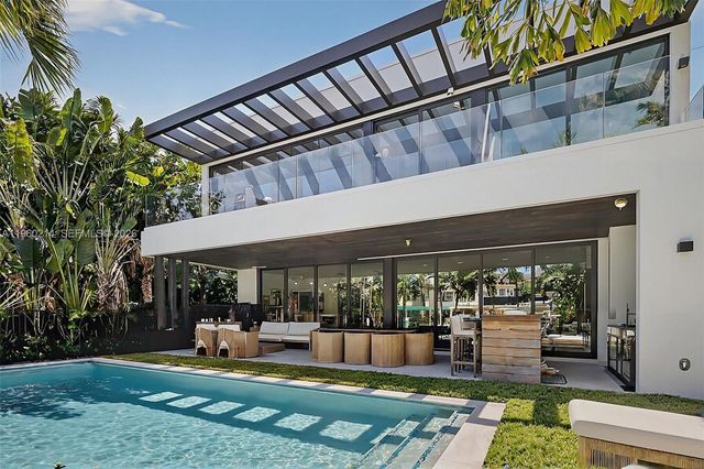 620 Solar Isle Drive, Fort Lauderdale, FL 33301