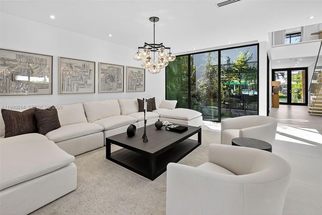 620 Solar Isle Drive, Fort Lauderdale, FL 33301