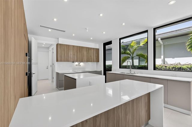 620 Solar Isle Drive, Fort Lauderdale, FL 33301