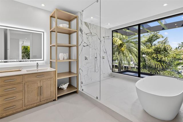 620 Solar Isle Drive, Fort Lauderdale, FL 33301