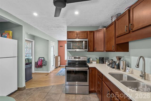 17 Azalea Road, Arden, NC 28704