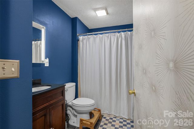 17 Azalea Road, Arden, NC 28704