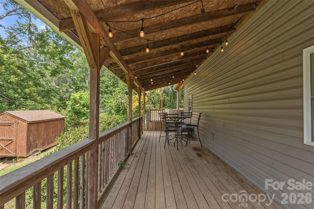 17 Azalea Road, Arden, NC 28704