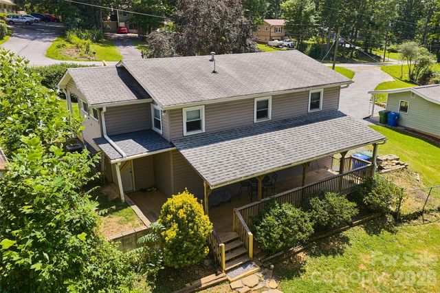 17 Azalea Road, Arden, NC 28704