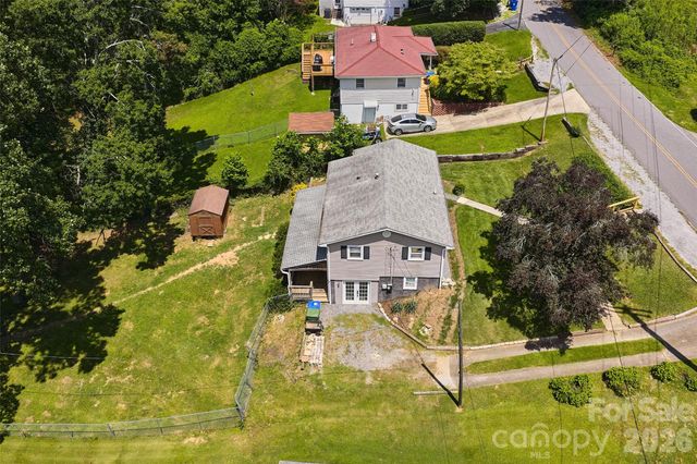 17 Azalea Road, Arden, NC 28704