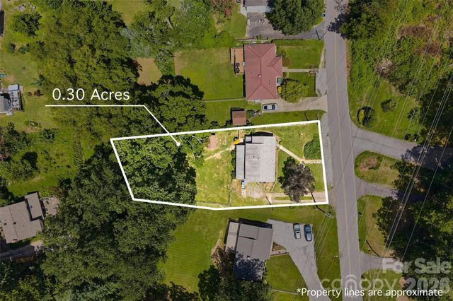 17 Azalea Road, Arden, NC 28704