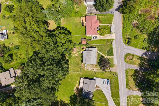 17 Azalea Road, Arden, NC 28704