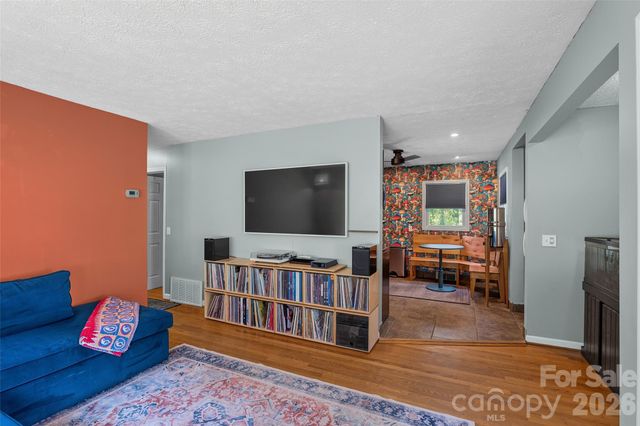 17 Azalea Road, Arden, NC 28704