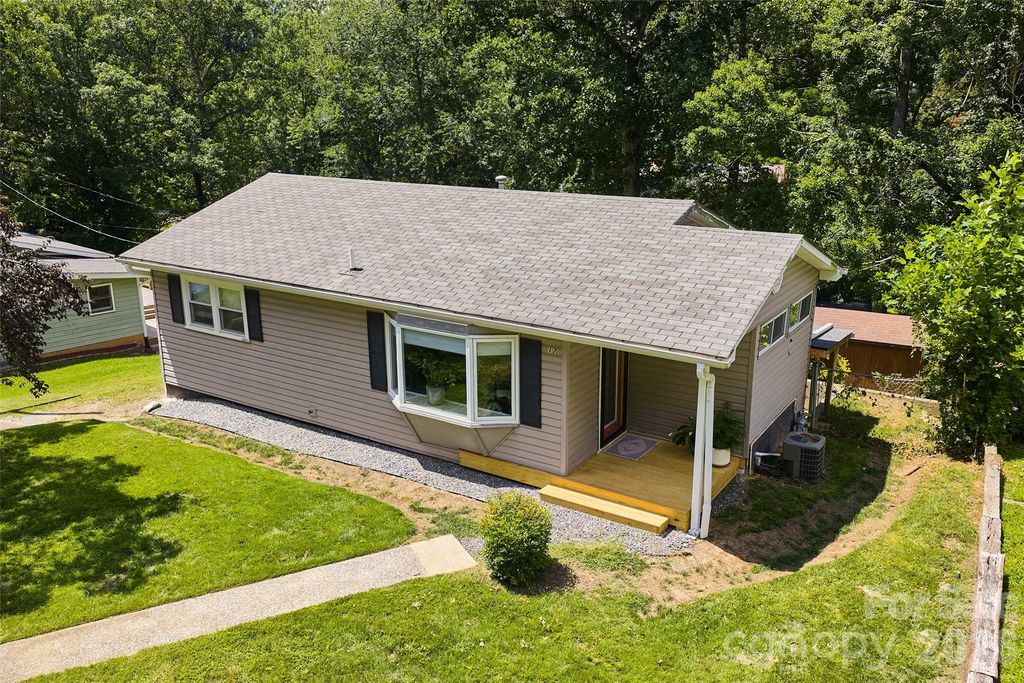 17 Azalea Road, Arden, NC 28704
