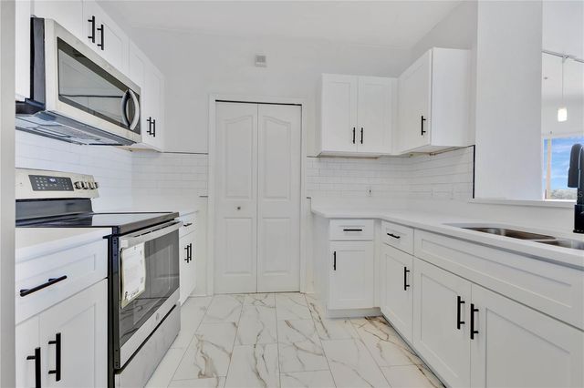 1440 LAKE SHADOW CIRCLE 8302, Maitland, FL 32751