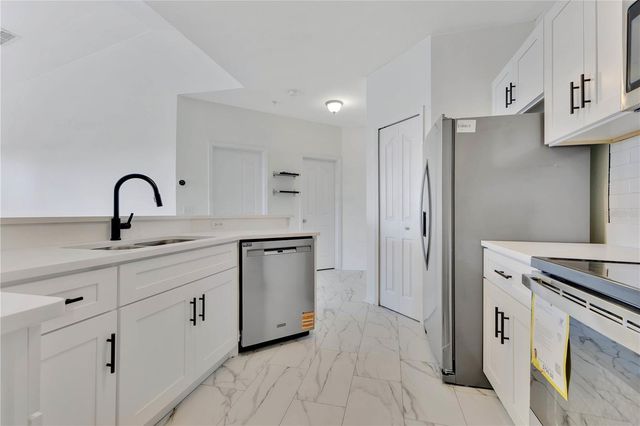 1440 LAKE SHADOW CIRCLE 8302, Maitland, FL 32751