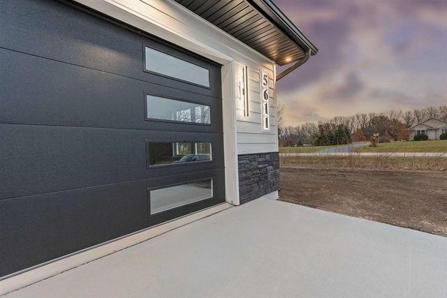 5611 N Vista Lane #5611, Janesville, WI 53548