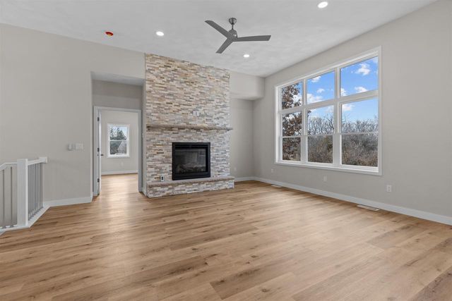 5611 N Vista Lane #5611, Janesville, WI 53548