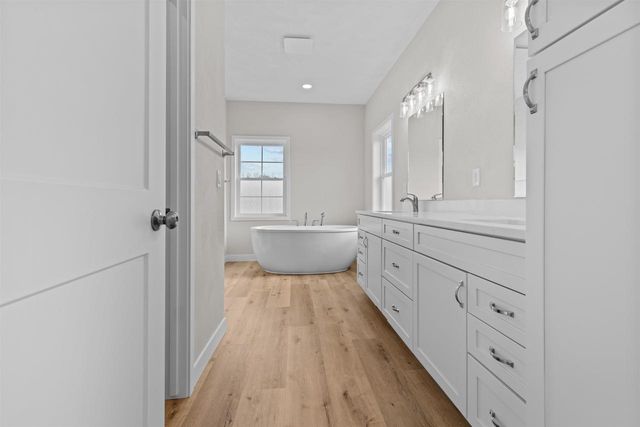 5611 N Vista Lane #5611, Janesville, WI 53548