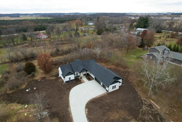 5611 N Vista Lane #5611, Janesville, WI 53548