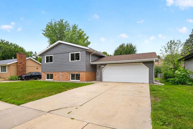 3015 4th Avenue NW, Rochester, MN 55901