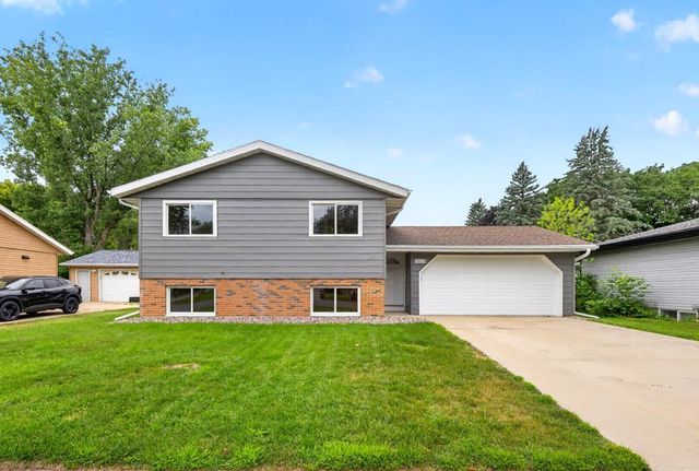 3015 4th Avenue NW, Rochester, MN 55901