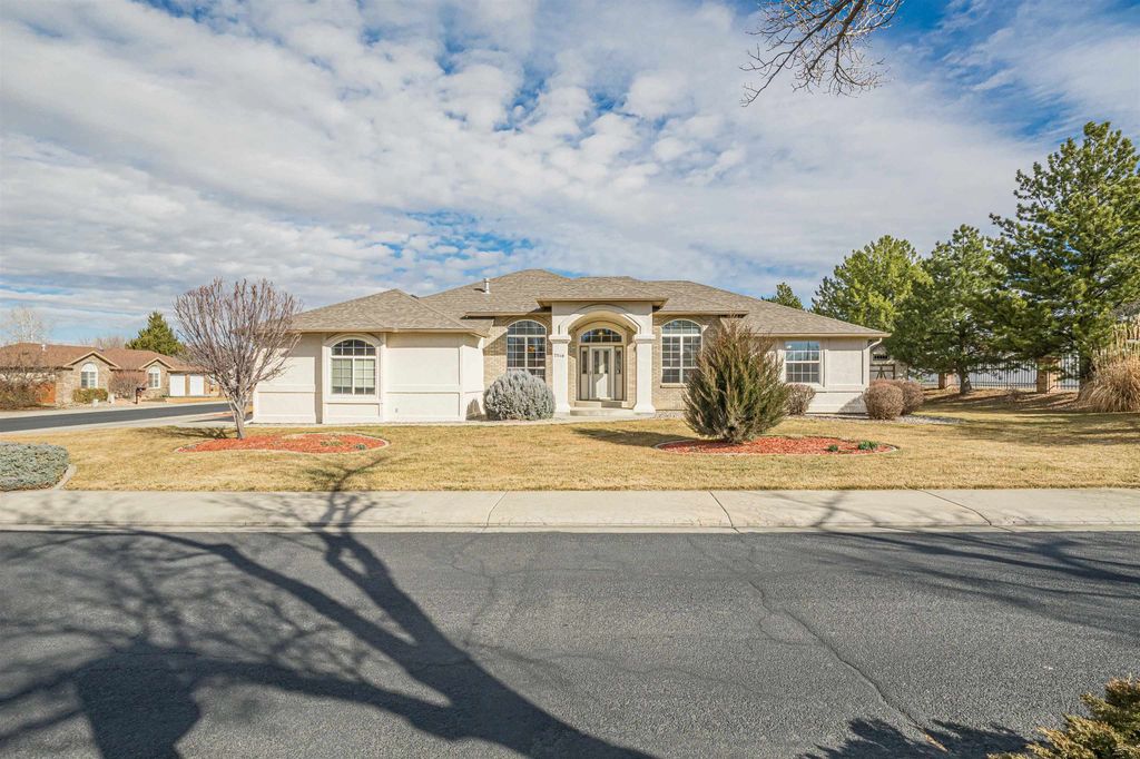 2548 Moonridge Drive, Grand Junction, CO 81505