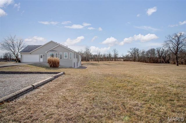 6611 Quercus Grove Road, Edwardsville, IL 62025