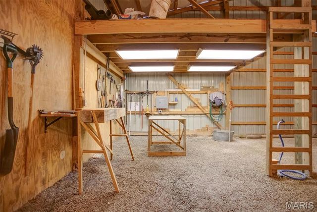 6611 Quercus Grove Road, Edwardsville, IL 62025