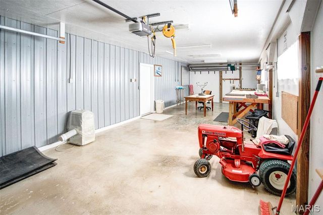 6611 Quercus Grove Road, Edwardsville, IL 62025