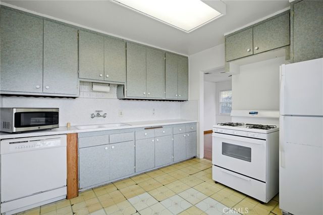 5219 Gundry Avenue, Long Beach, CA 90805