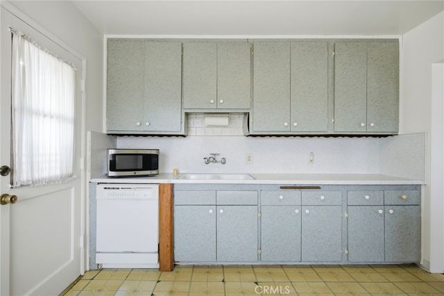 5219 Gundry Avenue, Long Beach, CA 90805