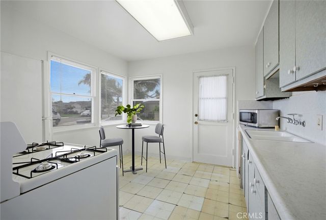 5219 Gundry Avenue, Long Beach, CA 90805