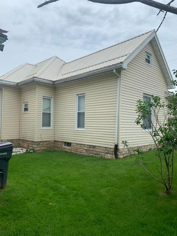 200 S Maple Heights, New Lexington, OH 43764